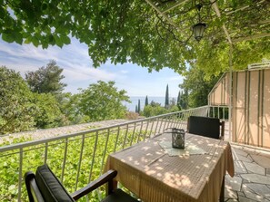 Outdoor dining - "Helena2" mit Blick auf das Wasser by Interhome (Dubrovnik/Mlini)
