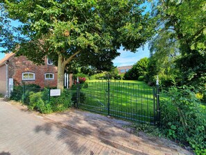 Property grounds - Charmantes Ferienhaus in Gapinge mit Großem Garten by Interhome (Gapinge)