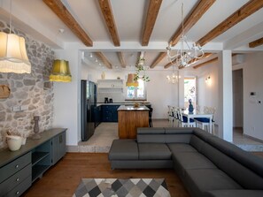 Fireplace - für 12 Personen ca. 180 m² in Jesenice, Dalmatien (Gespanschaft Split-Dalm by Interhome (Omiš)