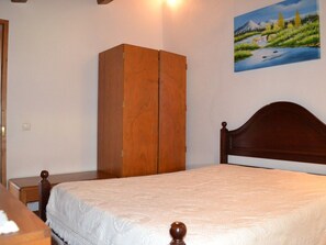 Room - Haus Douce Mer by Interhome (Angra do Heroísmo)