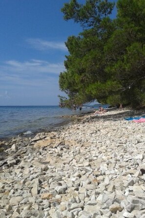 Beach - "Dantin" mit Blick auf das Wasser by Interhome (Petrčane)