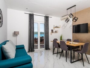 TV, fireplace - Wohnung in Turanj mit Grill by Interhome (Donje Rastane)