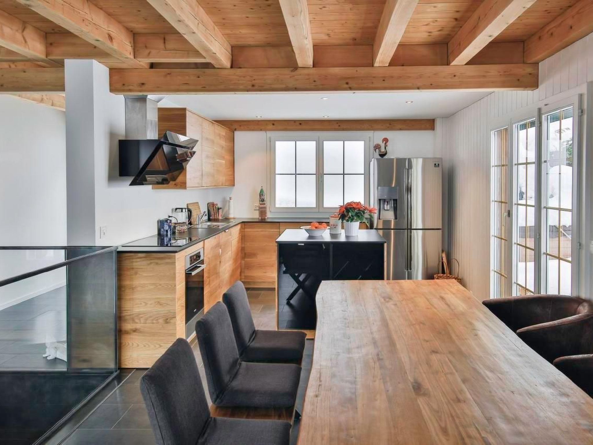 Fridge, oven, dishwasher, cookware/dishes/utensils