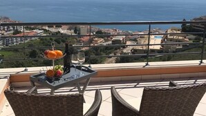 Outdoor dining - in Sesimbra mit Grill, Terrasse und Garten by Interhome (Sesimbra)