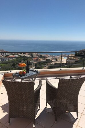 Outdoor dining - in Sesimbra mit Grill, Terrasse und Garten by Interhome (Sesimbra)