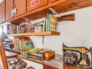 Interior - Die Welt des Mondes 1 by Interhome (São Simão)
