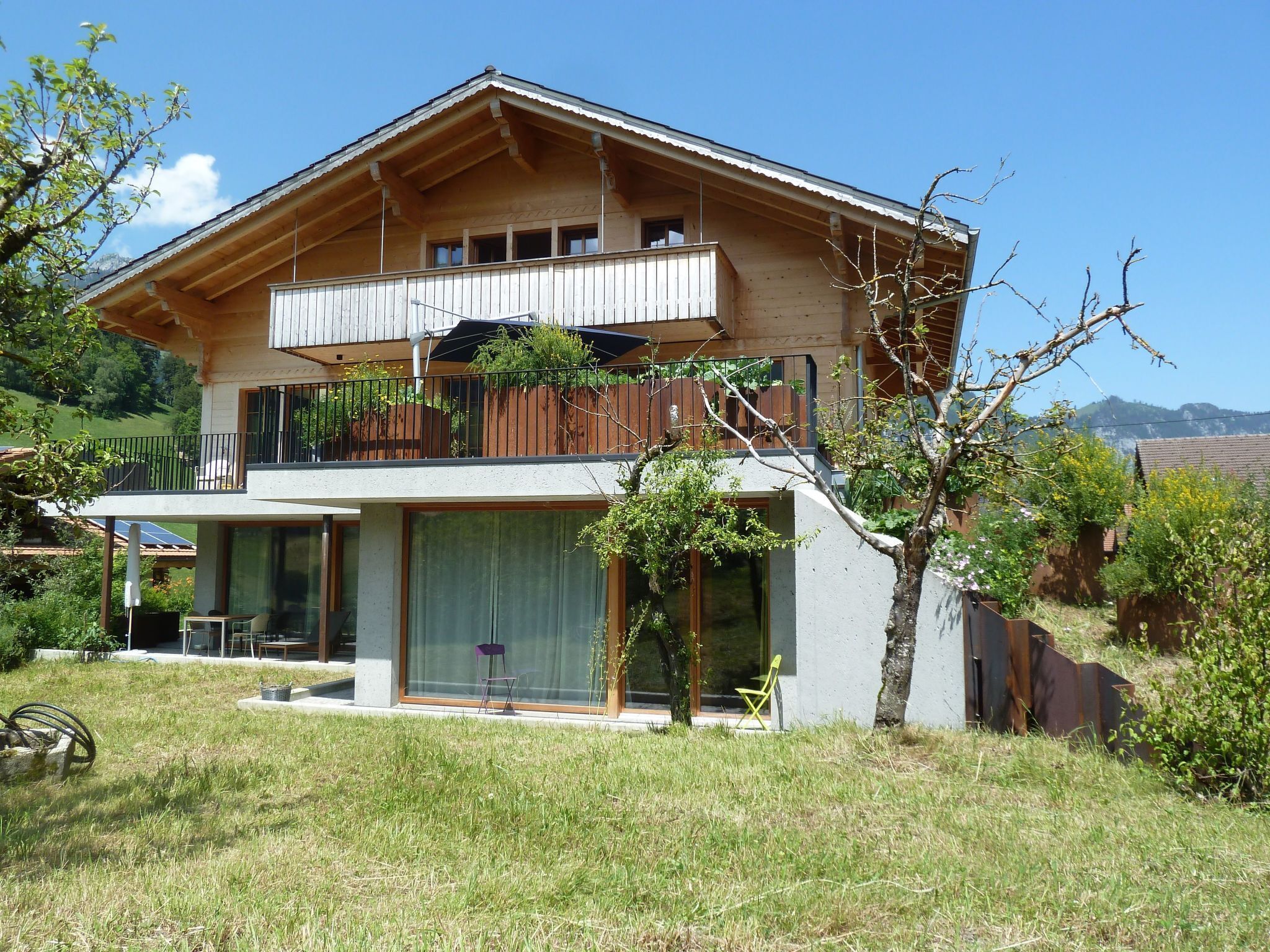 المنشأة من الخارج