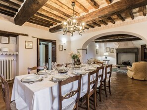 Dining - Ferienvilla 'Torre Cielo' by Interhome (Monterchi)