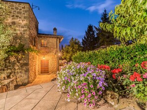 Property grounds - Ferienvilla 'Torre Cielo' by Interhome (Monterchi)