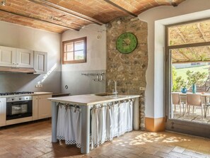 Fridge, microwave, oven, dishwasher - Villa 'Al Podere Alberto by Interhome (Castiglione d'Orcia)