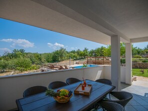Outdoor dining - Freistehende Villa Iva Grubine mit Privatpool by Interhome (Kamenmost)