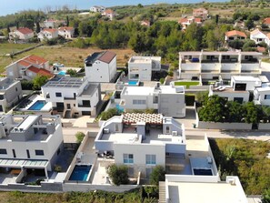Exterior - Erdgeschoss-Ferienwohnung mit Garten und Pool by Interhome (Privlaka)