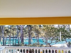 Property grounds - mit Terrasse am Meer by Interhome (Ugljan/Kali)