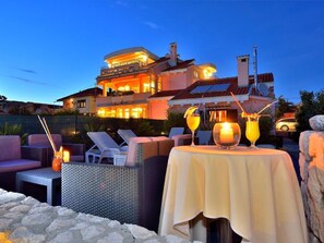 Outdoor dining - Villa Dalmatina mit Pool  für 4+1 Personen by Interhome (Crno)
