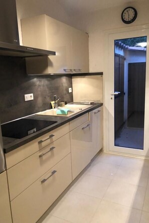 Fridge, microwave, oven, dishwasher - "Casa zinu" mit Blick aufs Meer by Interhome (Cargèse)