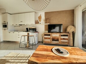 Fridge, microwave, oven, dishwasher - Calvi "Eden Paradisu" by Interhome (Calvi)