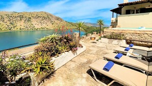 Terrace/patio - Du Lac Alpha Villa Privater Pool by Interhome (Georgioupoli)