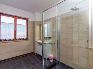 Towels - Haus in Vinkuran mit Pool und Bergblick by Interhome (Pula/Banjole)