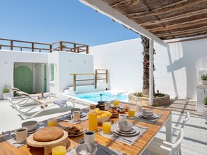 Outdoor dining - für 7 Personen und 1 Kind in Lachania, Dodekanes (Rhodos) by Interhome (Gennadi)
