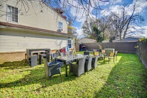 Outdoor dining - < 1 Mi to Beach! Quaint Norfolk Duplex w/ Yard (Norfolk)