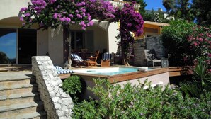 Unclassified image, 2 of 40, button - Pont de bateau, Meerblick mit privatem Pool by Interhome (Saint-Florent)