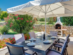 Outdoor dining - "Ines" mit Whirlpool by Interhome (Drenje)