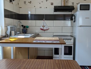 Fridge, microwave, oven, dishwasher - Gite Ferme Baltzinger by Interhome (Jebsheim)
