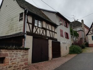 Exterior - Haus in der Nähe von Straßburg mit privatem Spa by Interhome (Marlenheim)