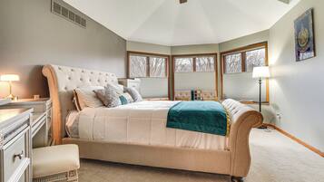 4 chambres, bureau, fer et planche à repasser, accès à Internet