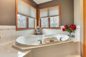 Hair dryer, towels - Rare Gem on a Ravine, Family Home in North Mankato (North Mankato)