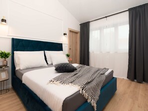Internet - Designer Villa Simone - Modern und Heritage Style by Interhome (Jakovici)