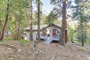 House Exterior - Quiet Home < 1 Mi to Lake Gregory & Dtwn Crestline (Crestline)
