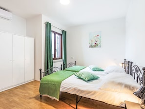 3 bedrooms, Internet