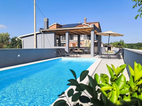 Wohnung "Wohnung Sterna mit Pool" by Interhome