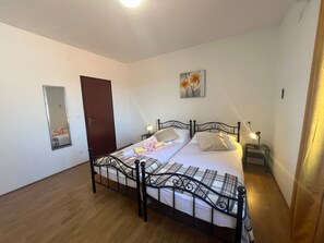 3 bedrooms, Internet
