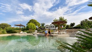 A heated pool - Mobilheim direkt am Strand by Interhome (Ugljan/Ugljan)