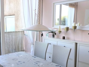 Dining - Anlage mit Tennisplatz und 3 Gemeinschaftspools by Interhome (Cogolin)
