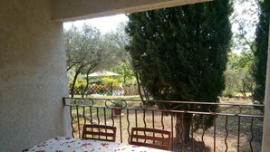 Outdoor dining - mit privatem Pool in Cotignac by Interhome (Carces)