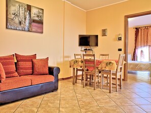 TV - Schöne Wohnung in Venedig mit Garten und Grill by Interhome (Triestina)