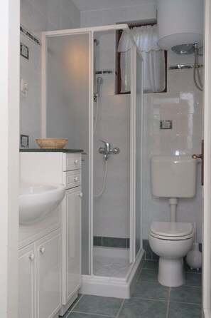 Towels - Gemütliches kleines schönes Haus für max. 4 Personen by Interhome (Kraljevica)
