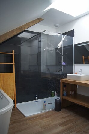 Towels - Luxuriöses Landhaus mit Pool by Interhome (Durfort Lacapelette)