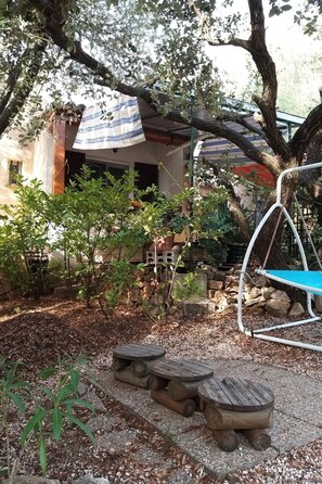 Property grounds - mit Terrasse, mitten in der Natur by Interhome (Bandol)