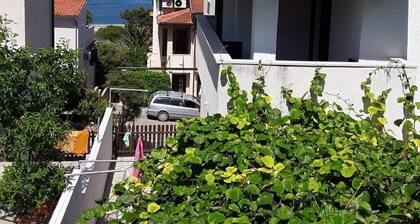 Studioapartment Meri 4 by Interhome