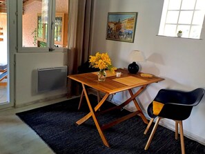 Interior - in La Livinière mit Großer Terrasse by Interhome (Cesseras)