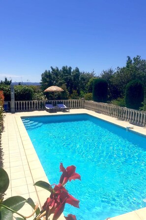 Pool - in La Livinière mit Großer Terrasse by Interhome (Cesseras)