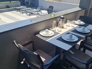 Ulkoruokailutilat