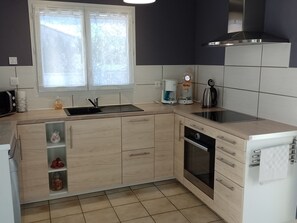 Fridge, microwave, oven, dishwasher - inmitten der Weinberge Lucinkas by Interhome (Laurens)