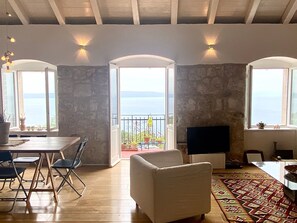 TV - Kulturerbe-Villa by Interhome (Podgora)