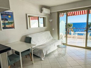 TV - Studio-Apartment mit Blick auf das Wasser by Interhome (Antibes)