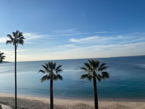 Beach - Studio-Apartment mit Blick auf das Wasser by Interhome (Antibes)